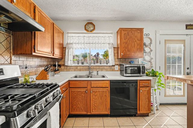 1710 Duster Circle, Arlington, TX 76018