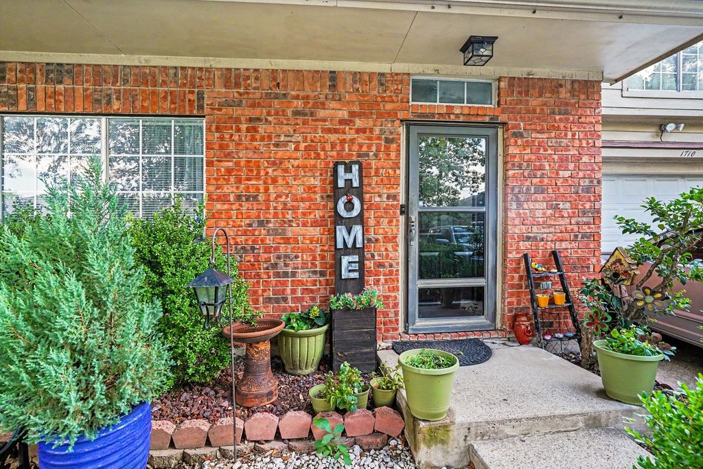 1710 Duster Circle, Arlington, TX 76018 — photo 5