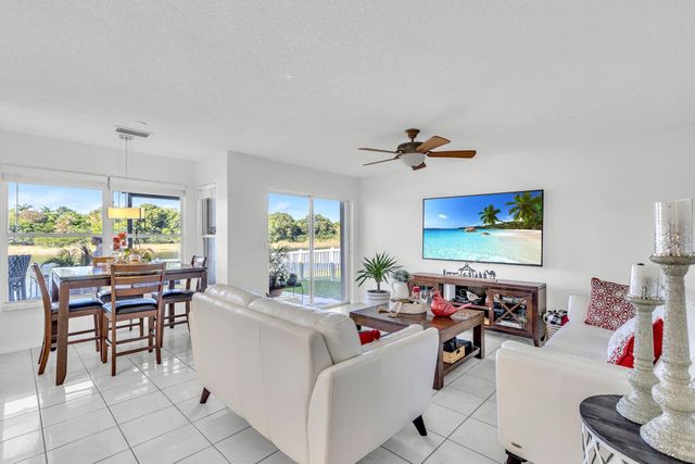 1336 SW 181st Ave, Pembroke Pines, FL 33029