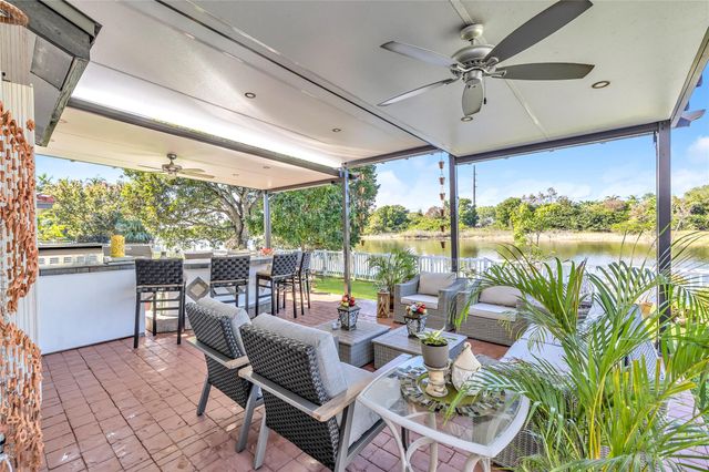 1336 SW 181st Ave, Pembroke Pines, FL 33029