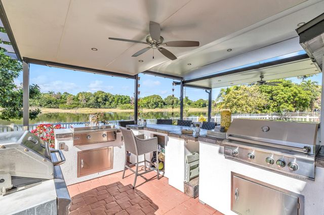 1336 SW 181st Ave, Pembroke Pines, FL 33029