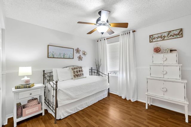 1336 SW 181st Ave, Pembroke Pines, FL 33029