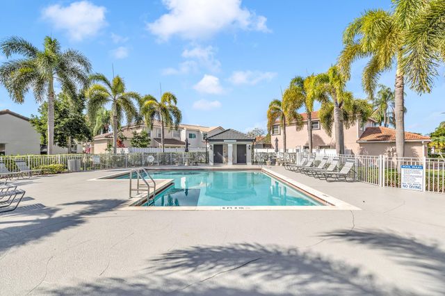 1336 SW 181st Ave, Pembroke Pines, FL 33029