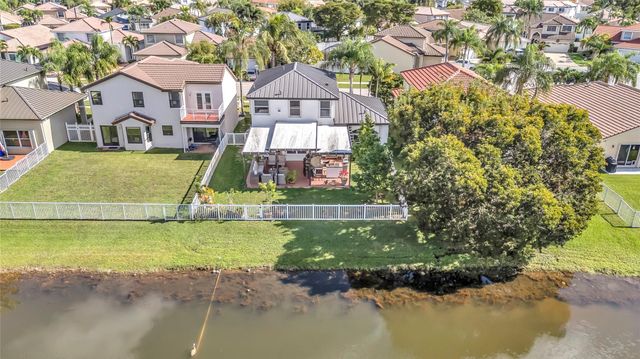 1336 SW 181st Ave, Pembroke Pines, FL 33029