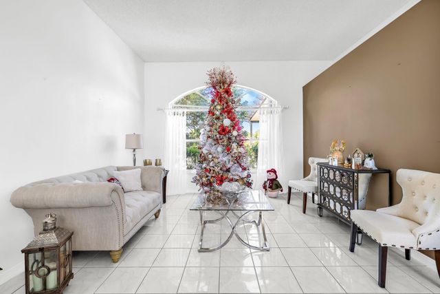1336 SW 181st Ave, Pembroke Pines, FL 33029