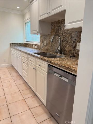 4728 Park Granada 230, Calabasas, CA 91302