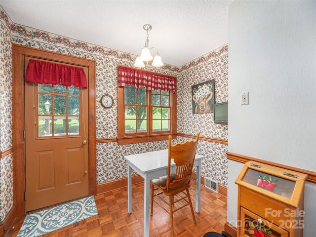 956 Iron Duff Road, Waynesville, NC 28785