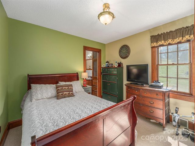 956 Iron Duff Road, Waynesville, NC 28785