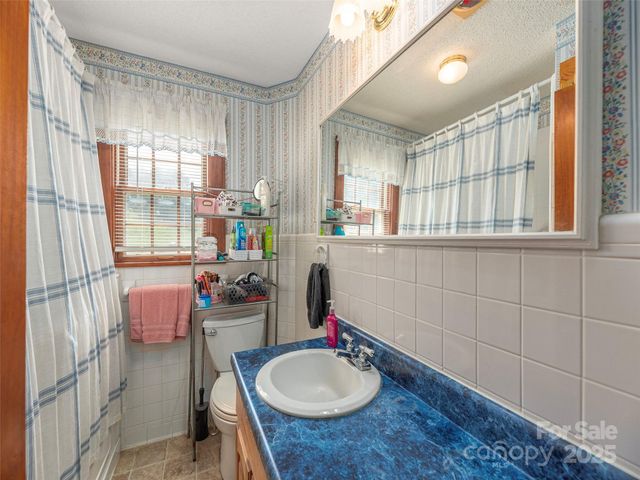 956 Iron Duff Road, Waynesville, NC 28785