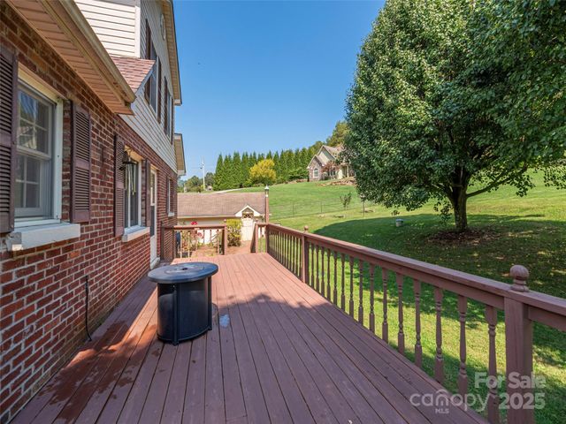 956 Iron Duff Road, Waynesville, NC 28785