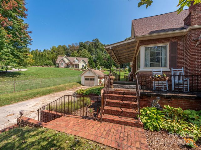 956 Iron Duff Road, Waynesville, NC 28785