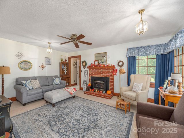 956 Iron Duff Road, Waynesville, NC 28785
