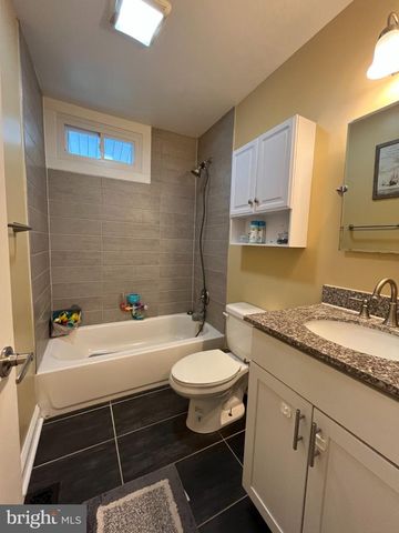 8228 WATERSEDGE RD, Baltimore, MD 21222