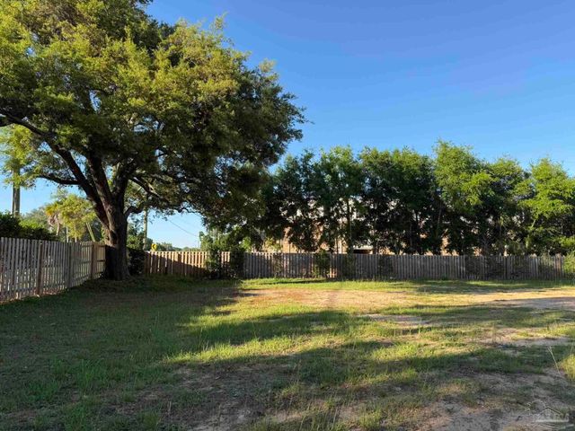 581 Chipley Ave, Pensacola, FL 32503