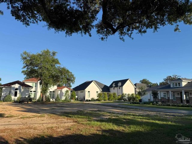 581 Chipley Ave, Pensacola, FL 32503