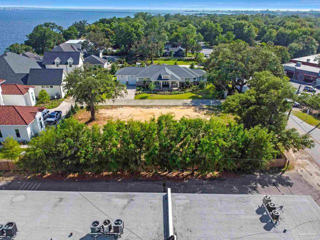 581 Chipley Ave, Pensacola, FL 32503