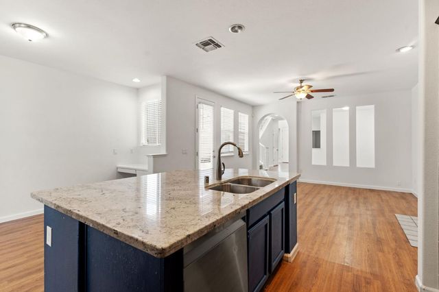 330 Belfont Cir, Sacramento, CA 95835