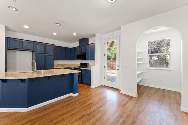 330 Belfont Cir, Sacramento, CA 95835