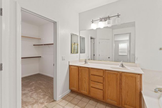 330 Belfont Cir, Sacramento, CA 95835