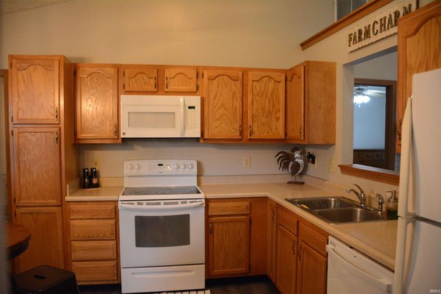 5643 N BLUEGRASS Circle, Lafayette, IN 47905