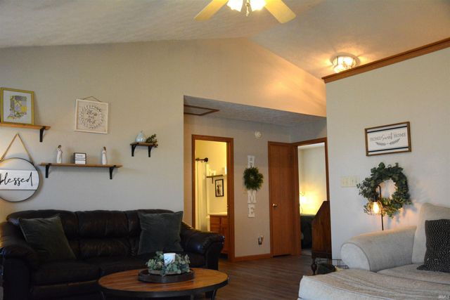 5643 N BLUEGRASS Circle, Lafayette, IN 47905