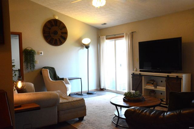 5643 N BLUEGRASS Circle, Lafayette, IN 47905