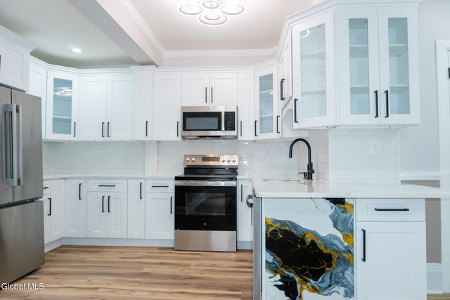 14 Yale Street, Schenectady, NY 12304