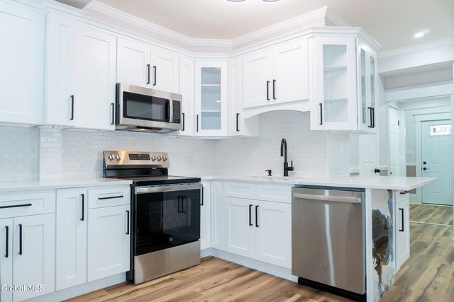 14 Yale Street, Schenectady, NY 12304