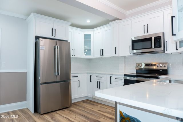 14 Yale Street, Schenectady, NY 12304