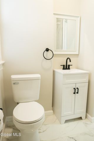 14 Yale Street, Schenectady, NY 12304