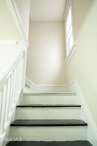 14 Yale Street, Schenectady, NY 12304