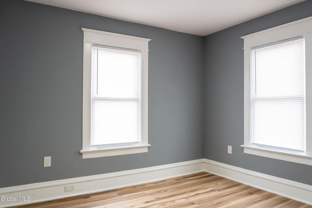 14 Yale Street, Schenectady, NY 12304