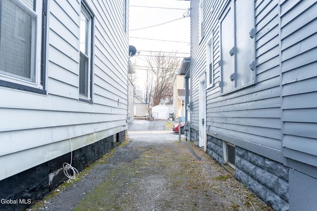 14 Yale Street, Schenectady, NY 12304