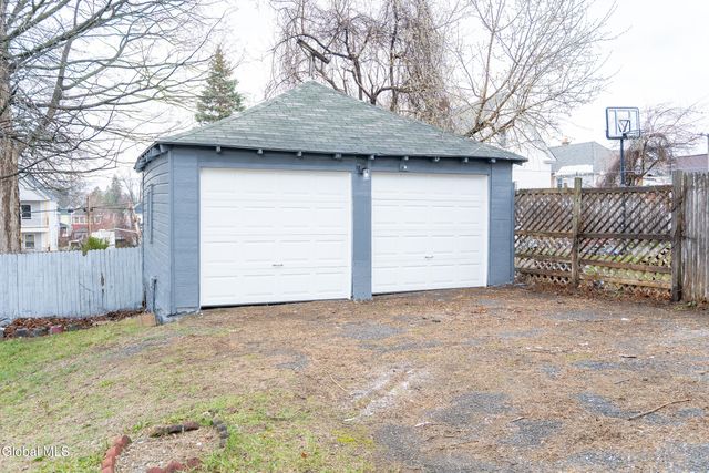 14 Yale Street, Schenectady, NY 12304