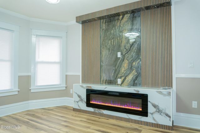 14 Yale Street, Schenectady, NY 12304