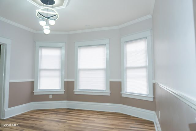 14 Yale Street, Schenectady, NY 12304