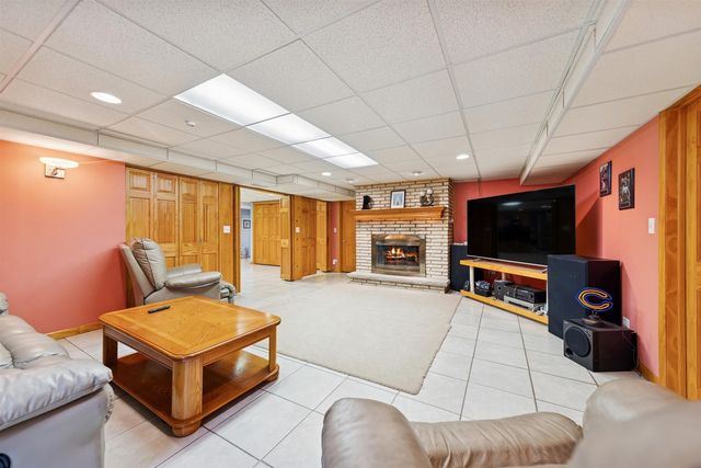 7216 S Octavia Avenue, Bridgeview, IL 60455