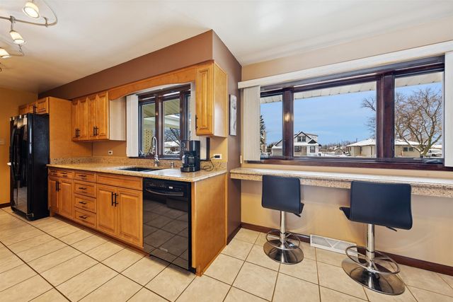 7216 S Octavia Avenue, Bridgeview, IL 60455