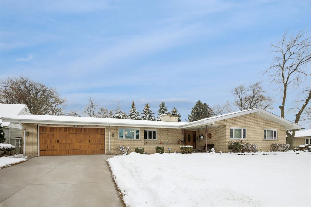 7216 S Octavia Avenue, Bridgeview, IL 60455