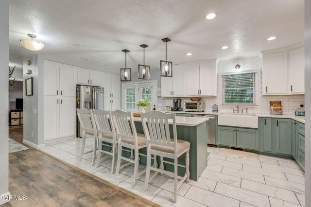 214 Brooks Landing Circle, Rogersville, TN 37857