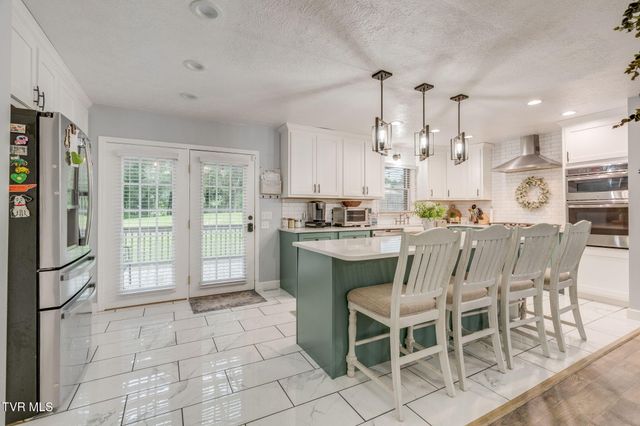 214 Brooks Landing Circle, Rogersville, TN 37857