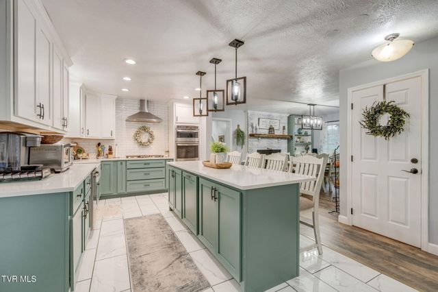 214 Brooks Landing Circle, Rogersville, TN 37857