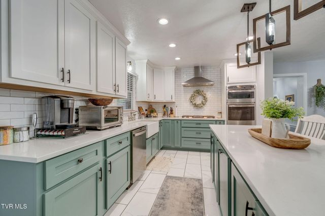 214 Brooks Landing Circle, Rogersville, TN 37857