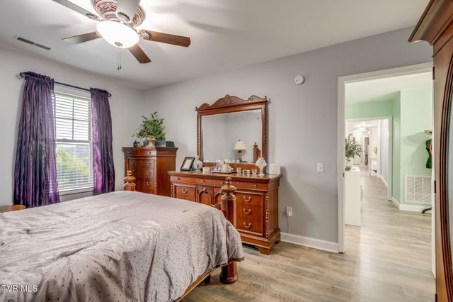 214 Brooks Landing Circle, Rogersville, TN 37857