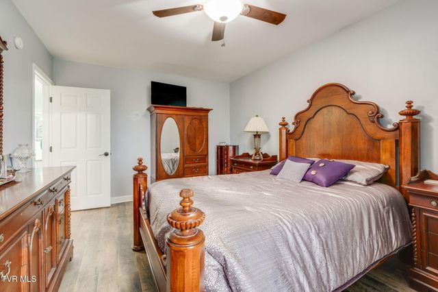 214 Brooks Landing Circle, Rogersville, TN 37857