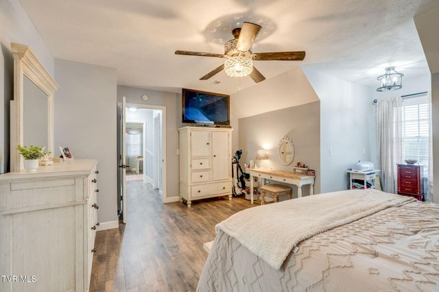 214 Brooks Landing Circle, Rogersville, TN 37857