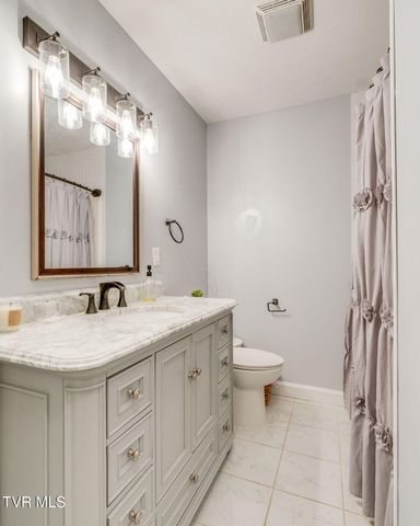 214 Brooks Landing Circle, Rogersville, TN 37857
