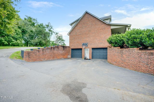 214 Brooks Landing Circle, Rogersville, TN 37857