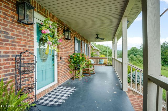 214 Brooks Landing Circle, Rogersville, TN 37857