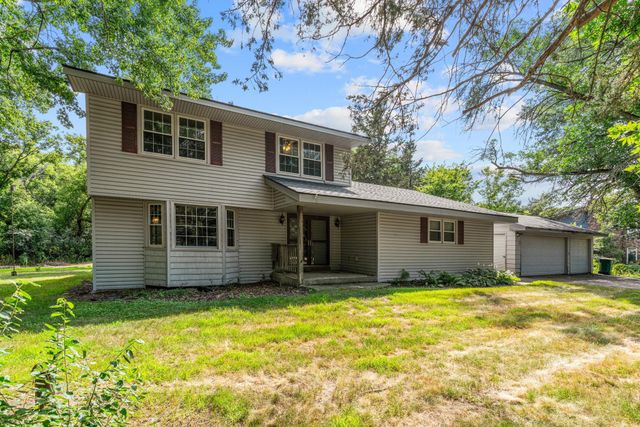 5352 Eagle Creek Boulevard, Shakopee, MN 55379